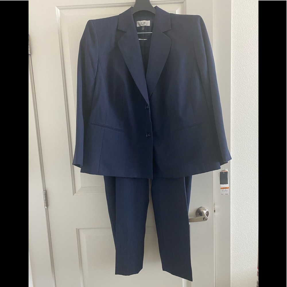 Women’s Plus Size 2-piece Suit 24W